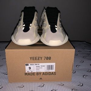 Meet your Posher, Henry